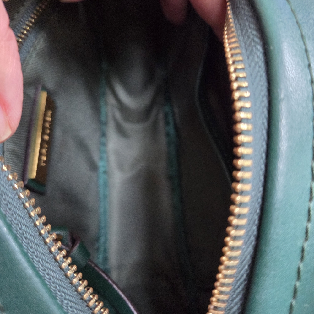 Tory Burch Green Quilted Crossbody Bag - Picture 9 of 9